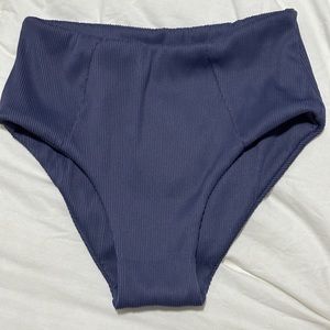 Kulani Kini, Bikini bottoms XS